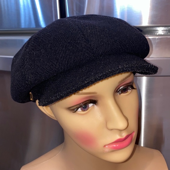 Womens Burberry hat with Nova Check liner/gold Logo Plate🔥NWOT W/stretch SM/MED - Picture 2 of 11